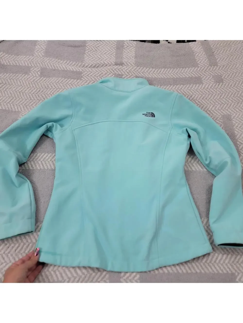 The North Face blue & green jacket #outdoor #hiking
